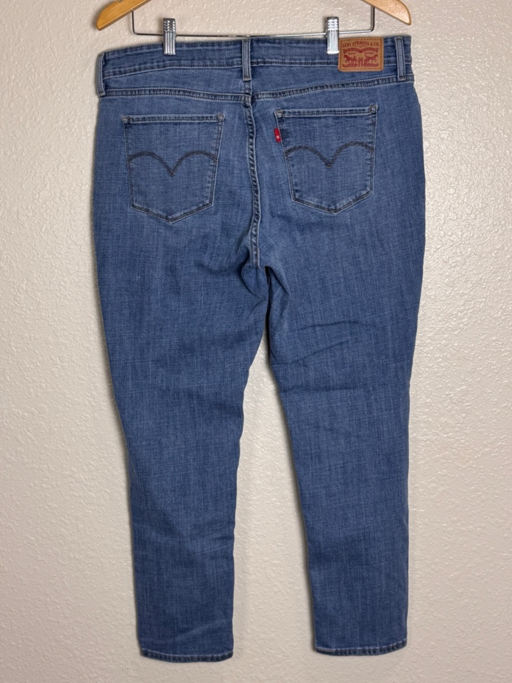 Levi’s 711 Medium Wash Skinny Blue Jeans Denim Women’s 33 - Picture 2 of 14